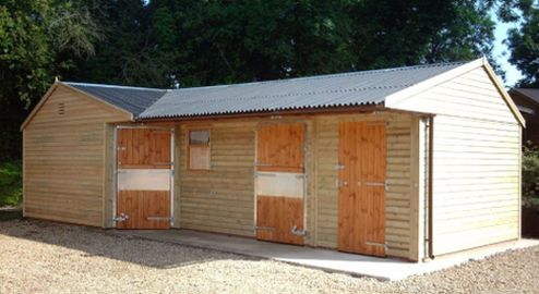 Single corner unit, stable and a 6ft tack room. 